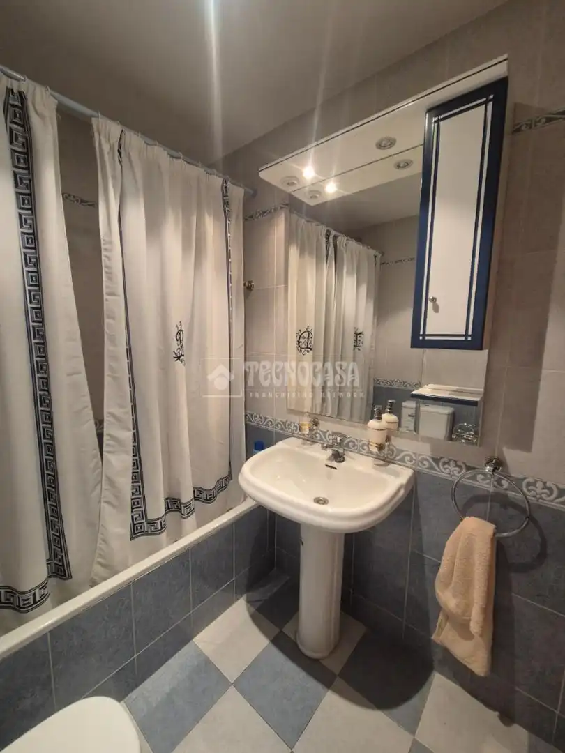 Baño de Piso en venta en Sigüenza con Aire acondicionado, Calefacción y Balcón