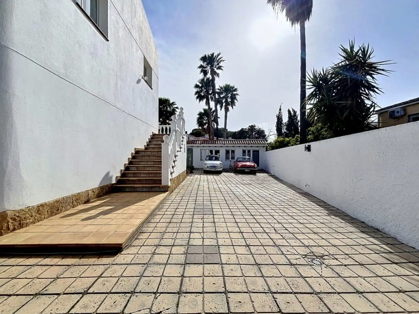 Vista exterior de Casa o xalet en venda en L'Alfàs del Pi amb Aire condicionat, Calefacció i Jardí privat