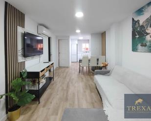 Sala d'estar de Apartament de lloguer en  Almería Capital amb Aire condicionat