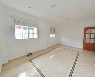 Living room of Flat for sale in Huelma  with Air Conditioner and Storage room