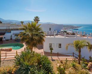 Vista exterior de Casa o xalet en venda en Salobreña amb Aire condicionat, Calefacció i Jardí privat
