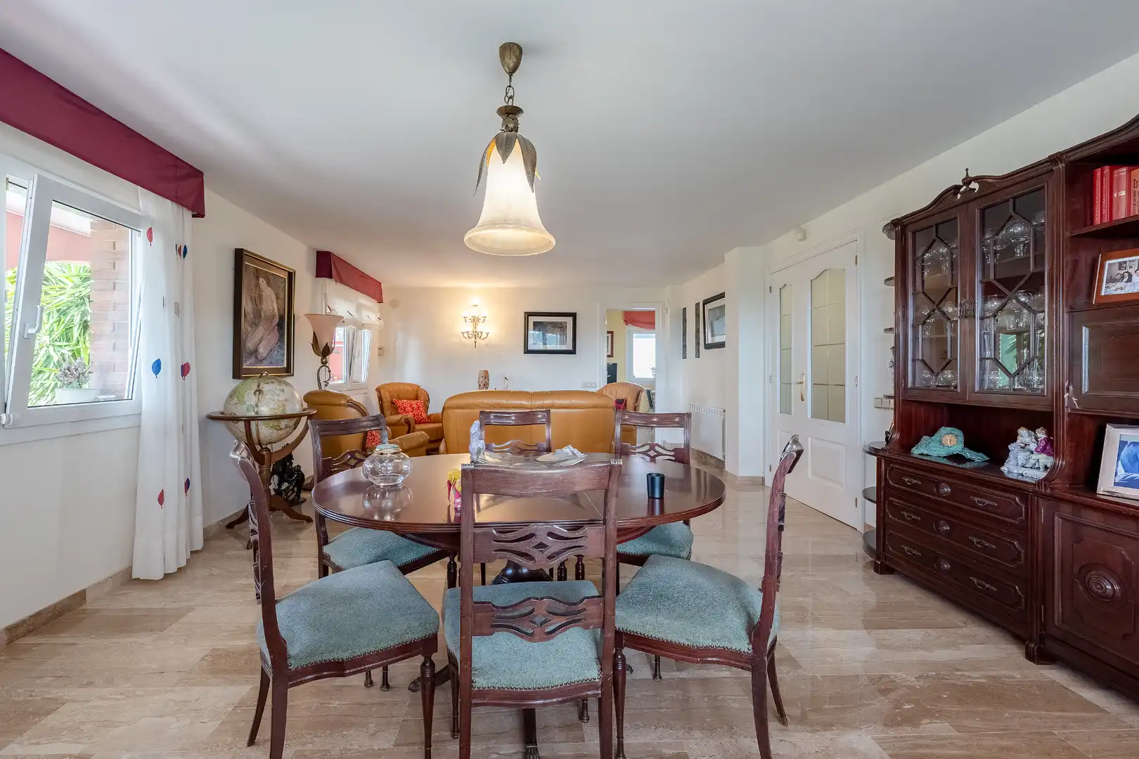 Comedor de Casa o chalet en venta en Badalona con Aire acondicionado, Calefacción y Jardín privado