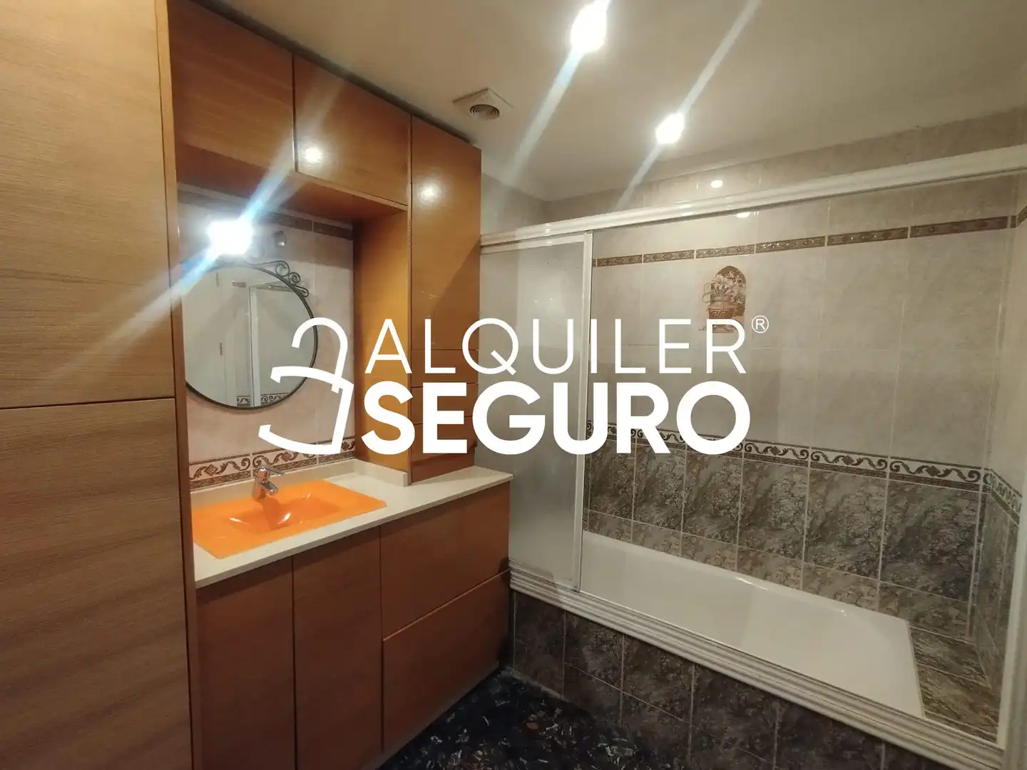 Badezimmer von Dachboden zur Miete in Mijas mit Klimaanlage, Heizung und Terrasse
