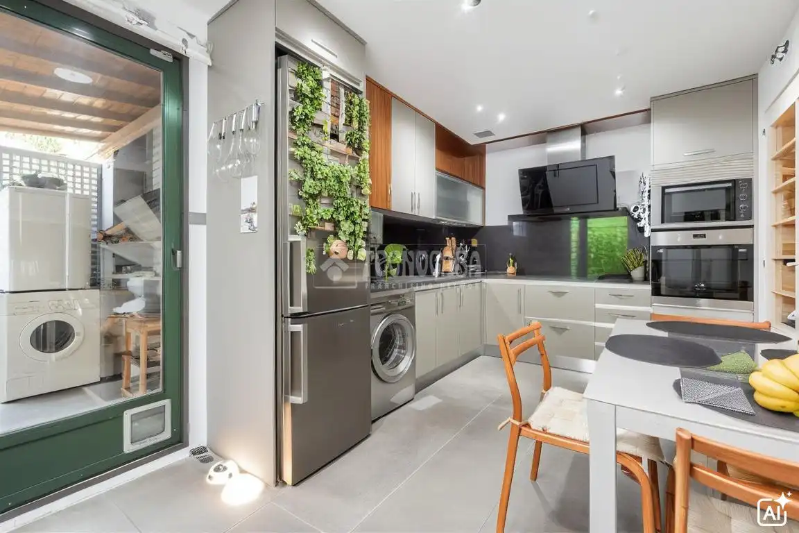 Cocina de Casa adosada en venta en Paracuellos de Jarama con Aire acondicionado, Calefacción y Jardín privado