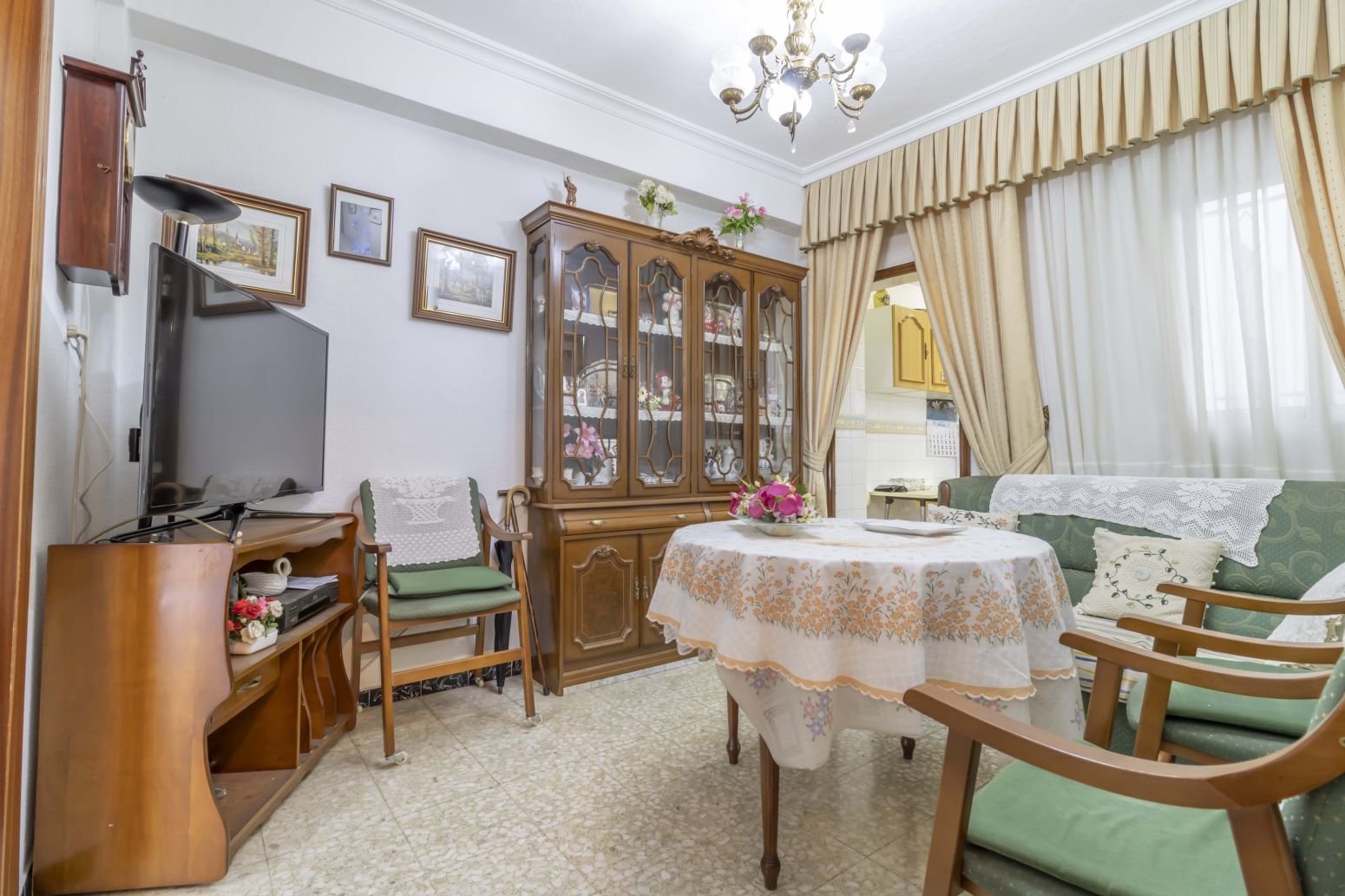 Living room of Flat for sale in  Sevilla Capital  with Air Conditioner, Terrace and Balcony