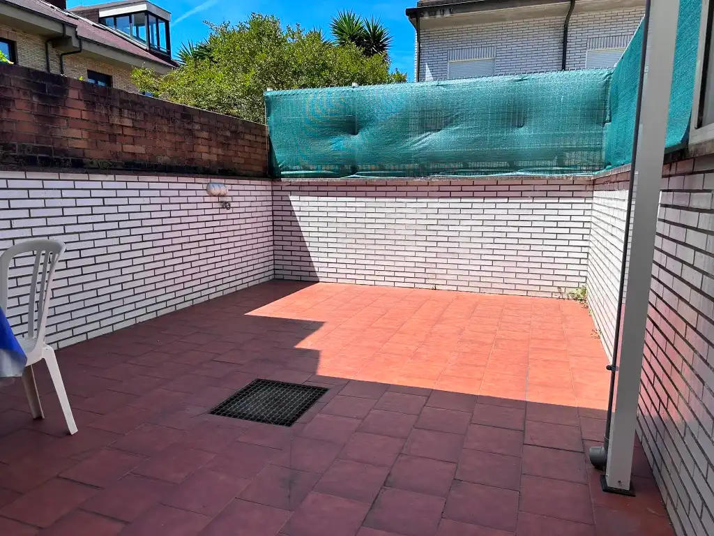 Terrassa de Casa adosada en venda en Gijón  amb Calefacció, Parquet i Terrassa