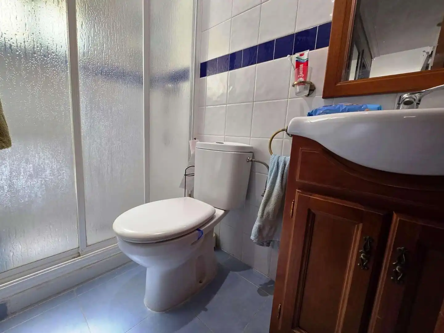 Bany de Casa o xalet en venda en Castilleja de la Cuesta amb Aire condicionat, Terrassa i Balcó