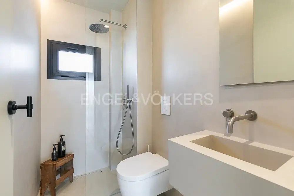 Bathroom of Attic for rent in Valencia  with Air Conditioner, Heating and Terrace