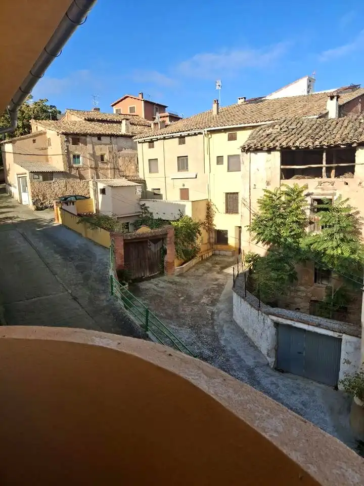 Vista exterior de Casa o xalet en venda en Cascante del Río amb Calefacció, Terrassa i Moblat