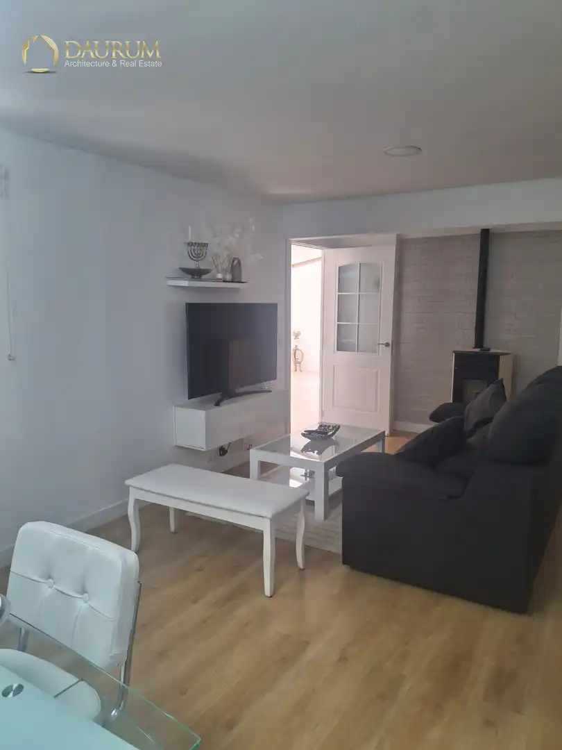 Sala de estar de Casa o chalet en venta en El Espinar con Aire acondicionado, Calefacción y Trastero
