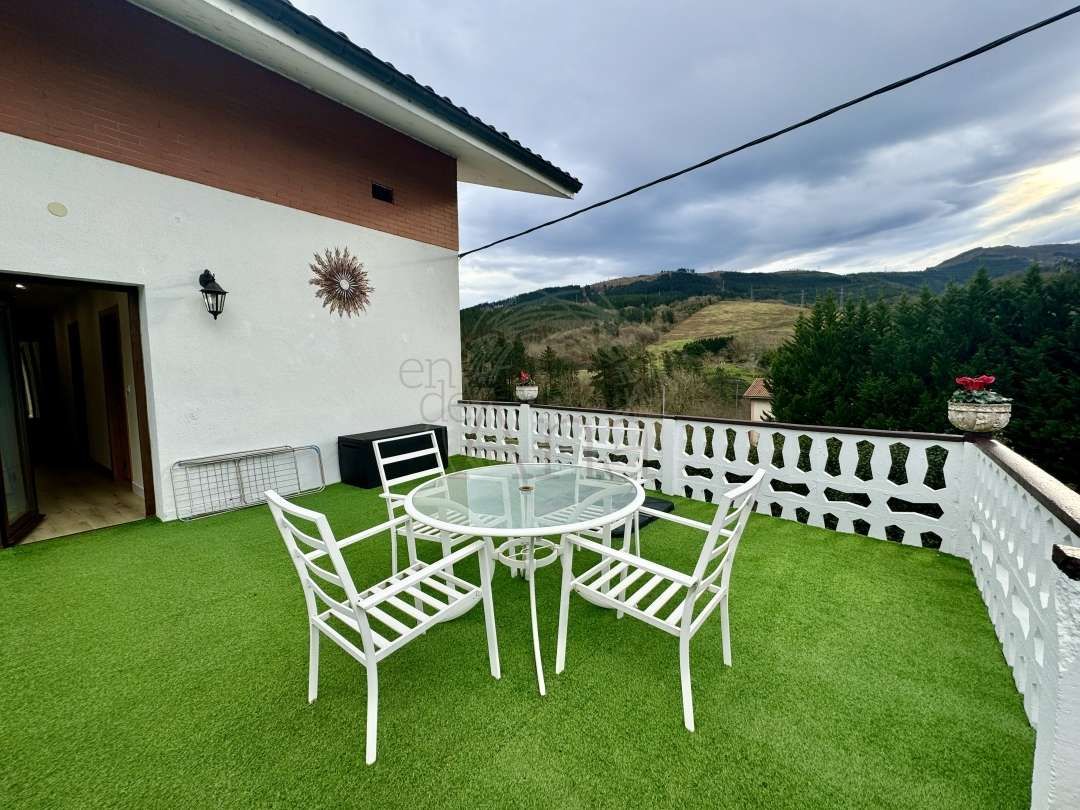 Terrassa de Casa o xalet en venda en Lemoa amb Calefacció, Jardí privat i Moblat