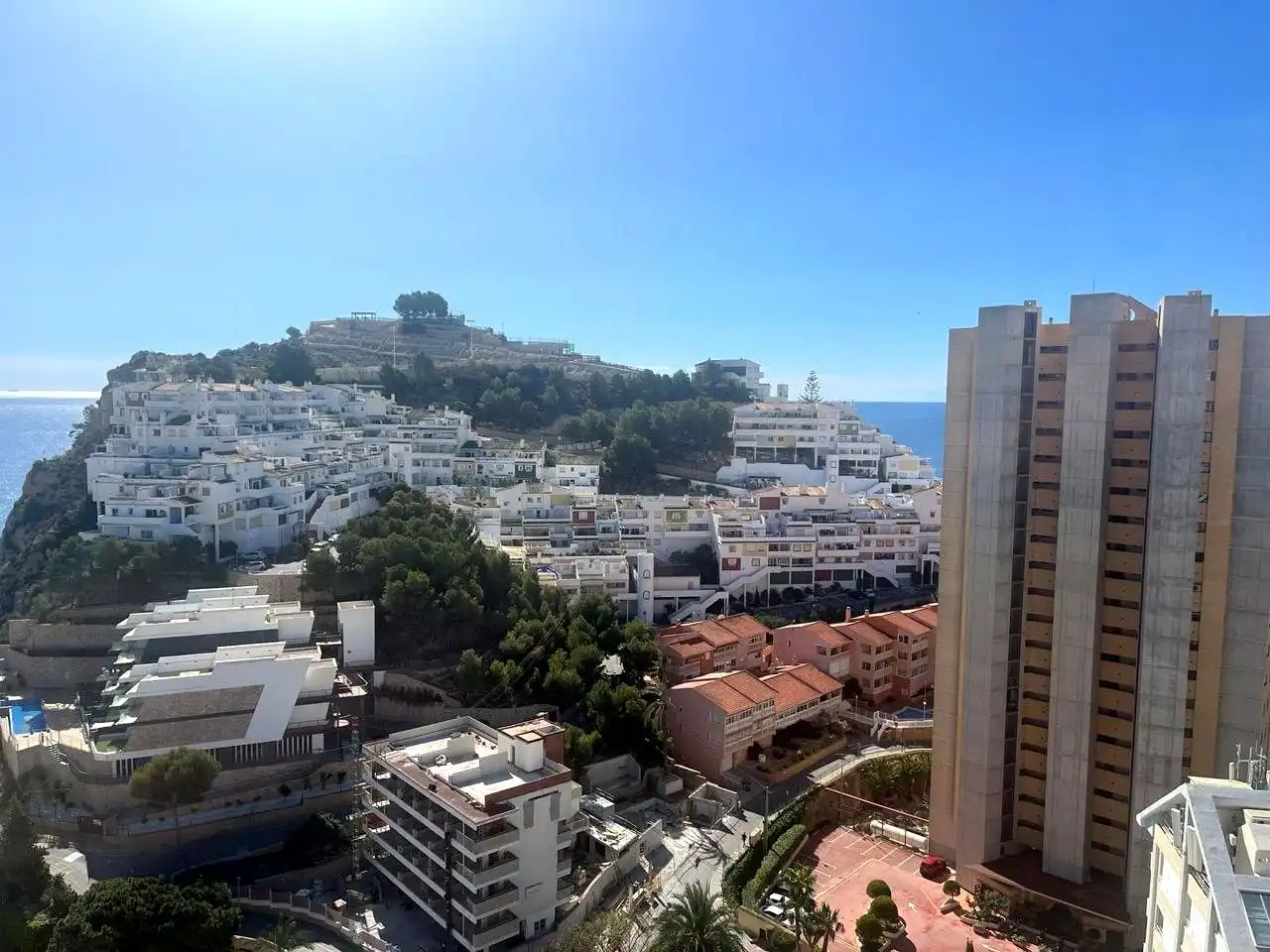 Vista exterior de Ático en venta en Benidorm con Aire acondicionado, Terraza y Piscina comunitaria