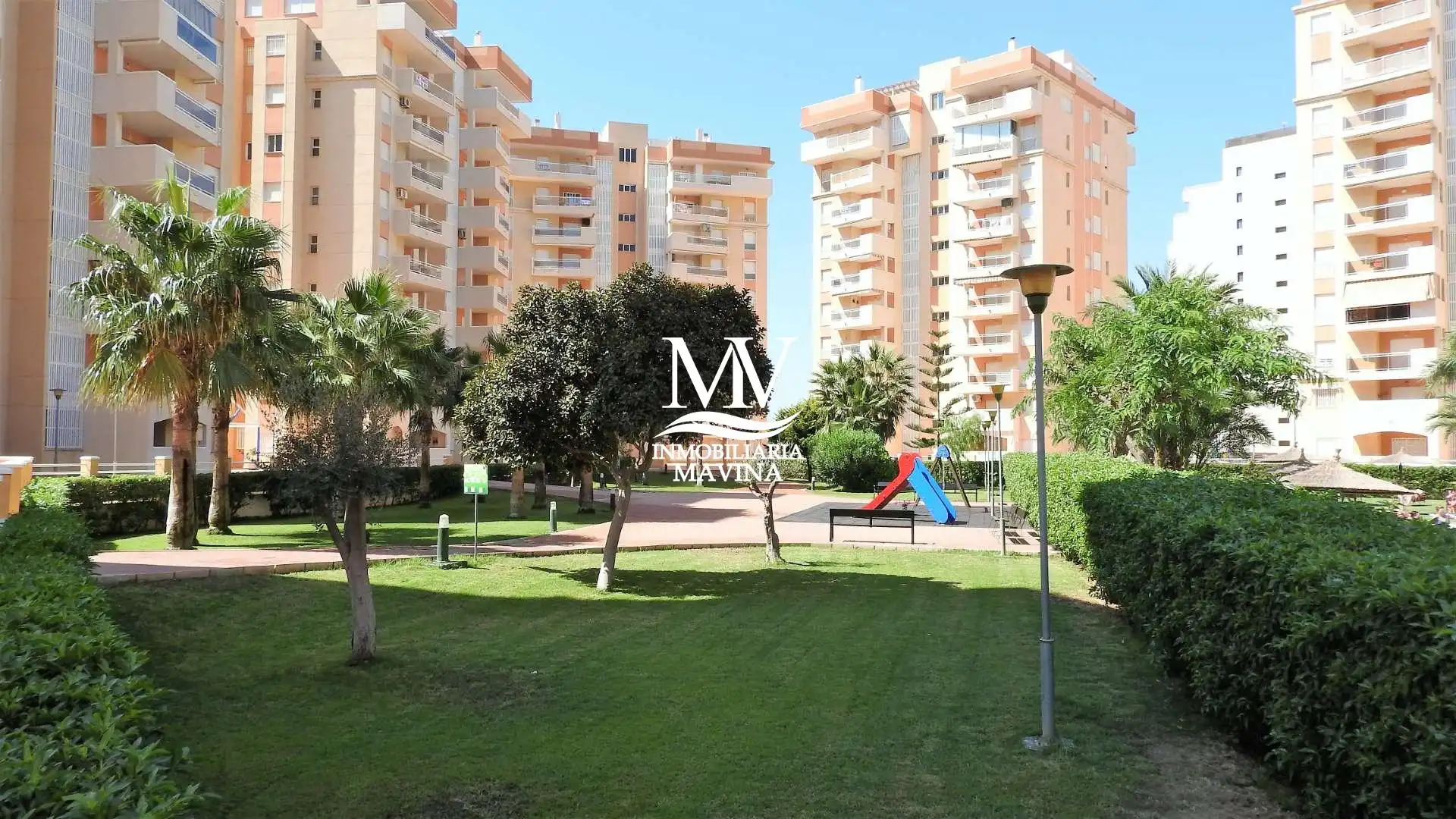 Vista exterior de Pis en venda en La Manga del Mar Menor amb Aire condicionat, Calefacció i Terrassa