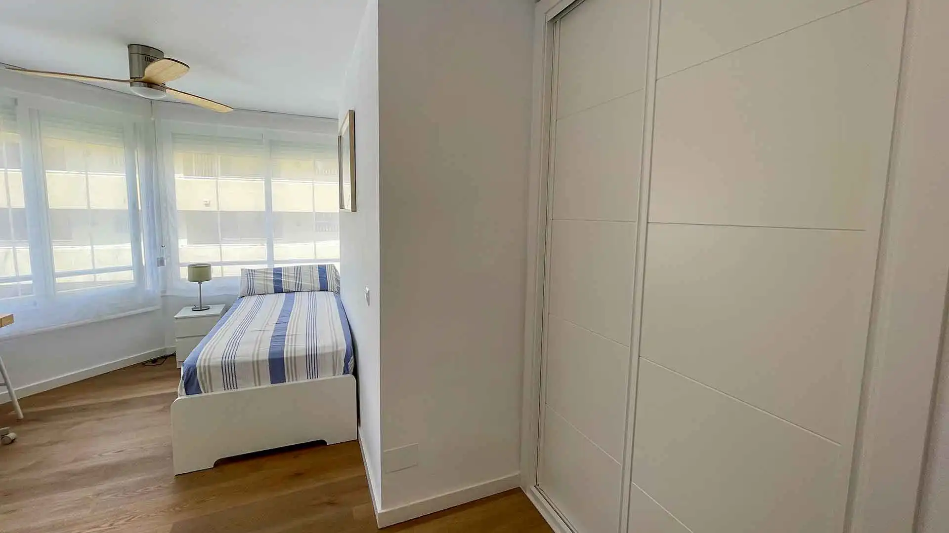 Bedroom of Apartments for rent in Marbella  with Air Conditioner, Terrace and Storage room