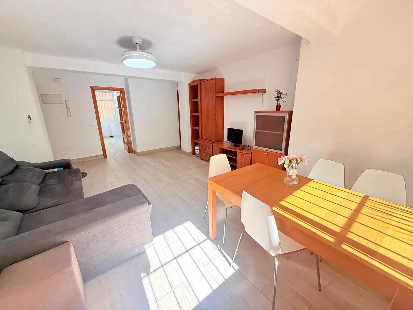 Wohnzimmer von Wohnung zur Miete in Málaga mit Möbliert, Ofen und Waschmaschine
