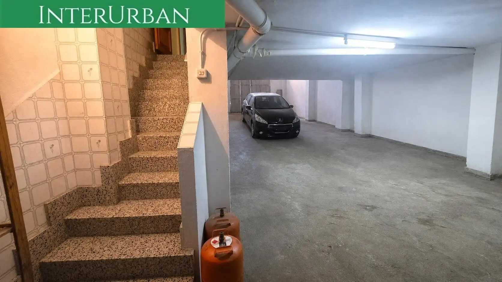 Aparcament de Planta baixa en venda en Llíria amb Traster i Alarma