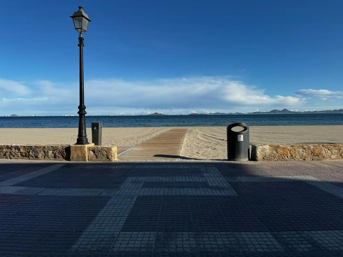 Vista exterior de Casa o chalet en venta en Los Alcázares con Terraza