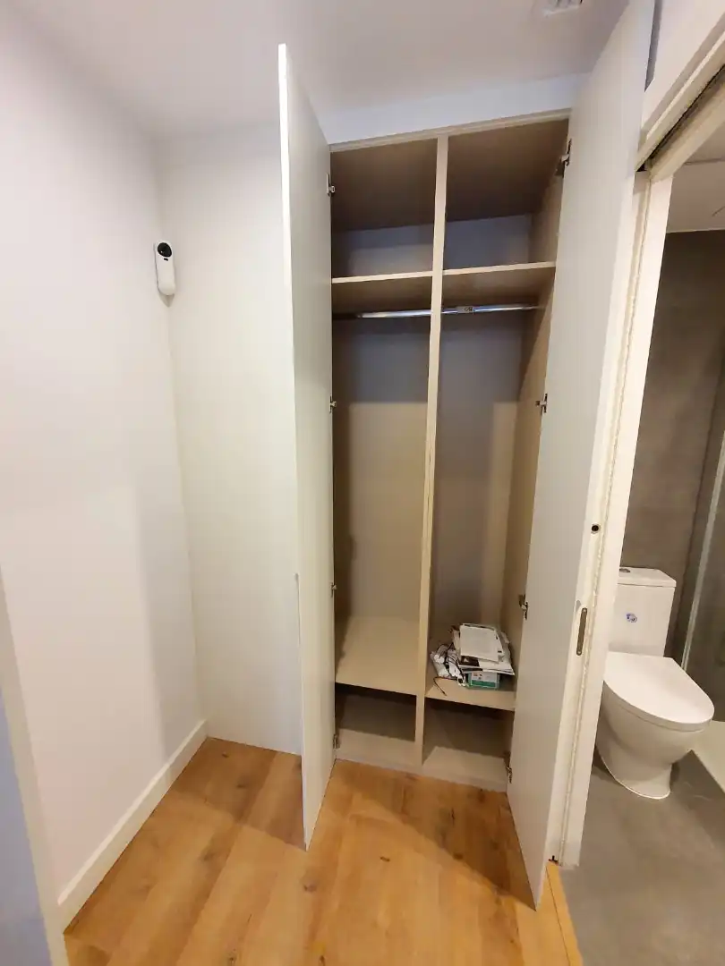 Dormitori de Estudi en venda en Sant Boi de Llobregat amb Aire condicionat, Calefacció i Forn