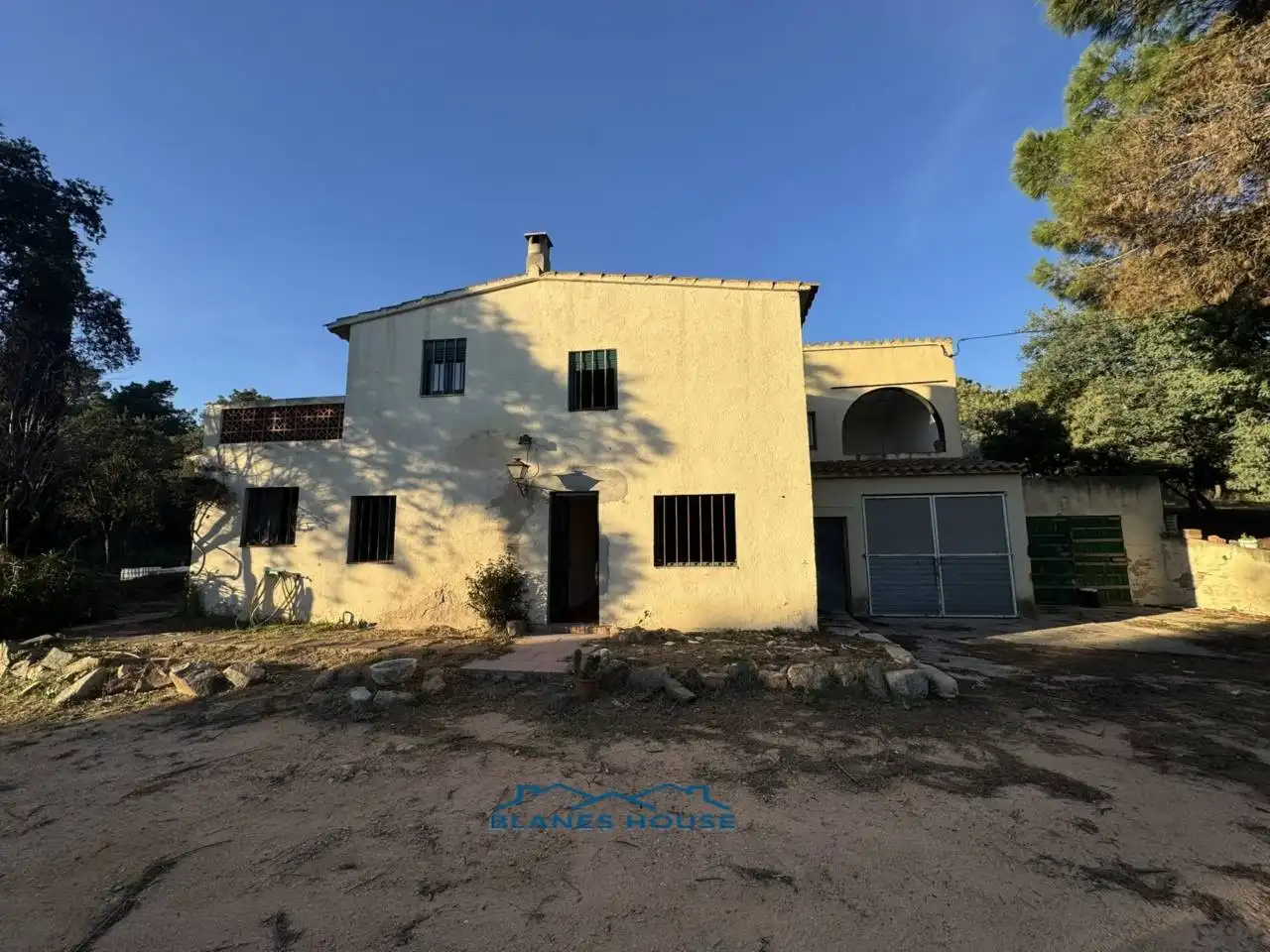 Vista exterior de Finca rústica en venda en Tordera amb Jardí privat