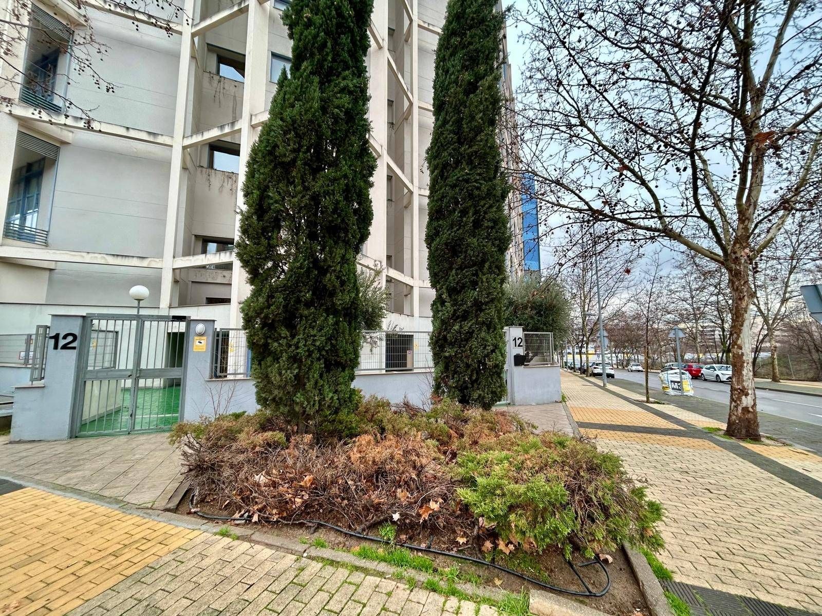 Vista exterior de Loft en venda en San Sebastián de los Reyes amb Terrassa, Moblat i Piscina comunitària