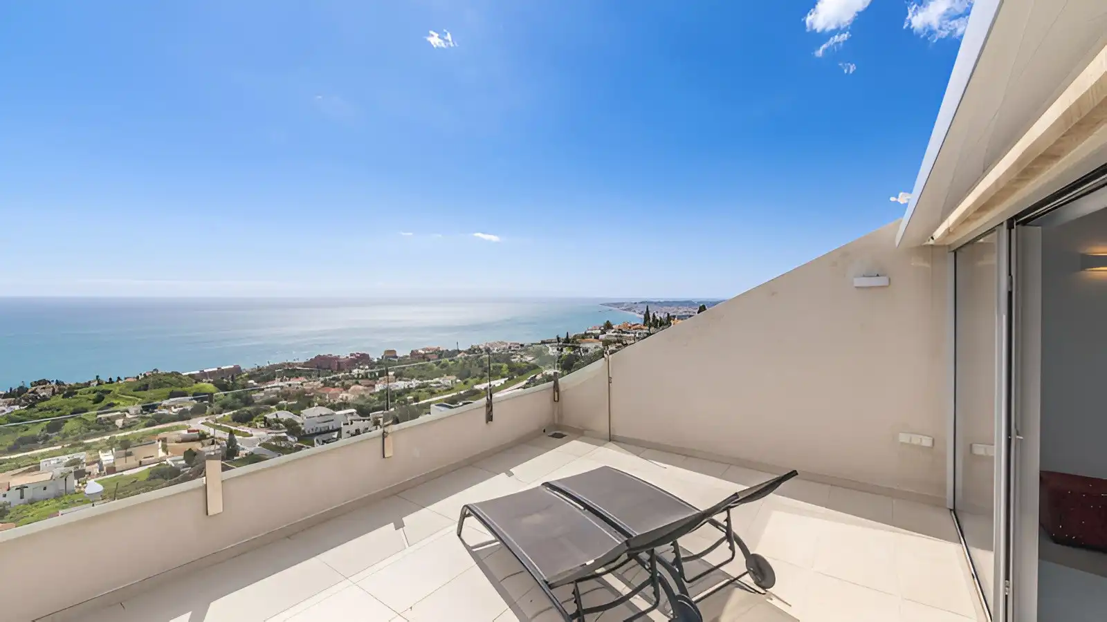 Terrace of Attic for sale in Benalmádena  with Air Conditioner, Heating and Terrace