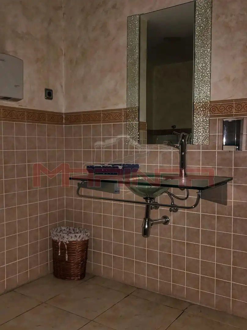Bathroom of Commercial properties for sale in Aranjuez  with Air Conditioner