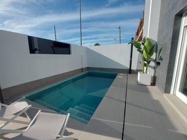 Xalet amb piscina en venda a Roldán