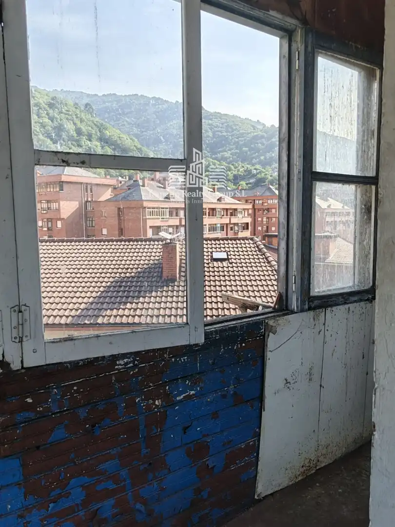 Vista exterior de Edifici en venda en Mieres (Asturias)