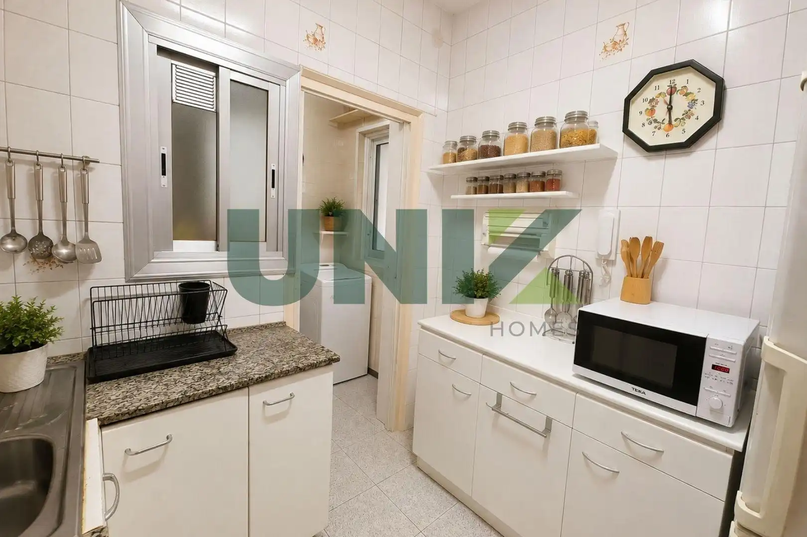 Küche von Wohnung zum Verkauf in Barcelona mit Klimaanlage und Terrasse