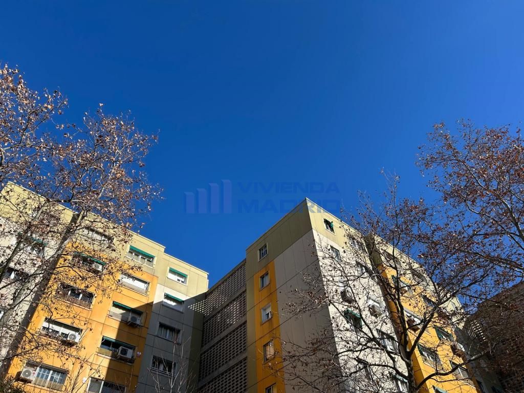 Exterior view of Flat for sale in  Madrid Capital  with Air Conditioner, Heating and Furnished