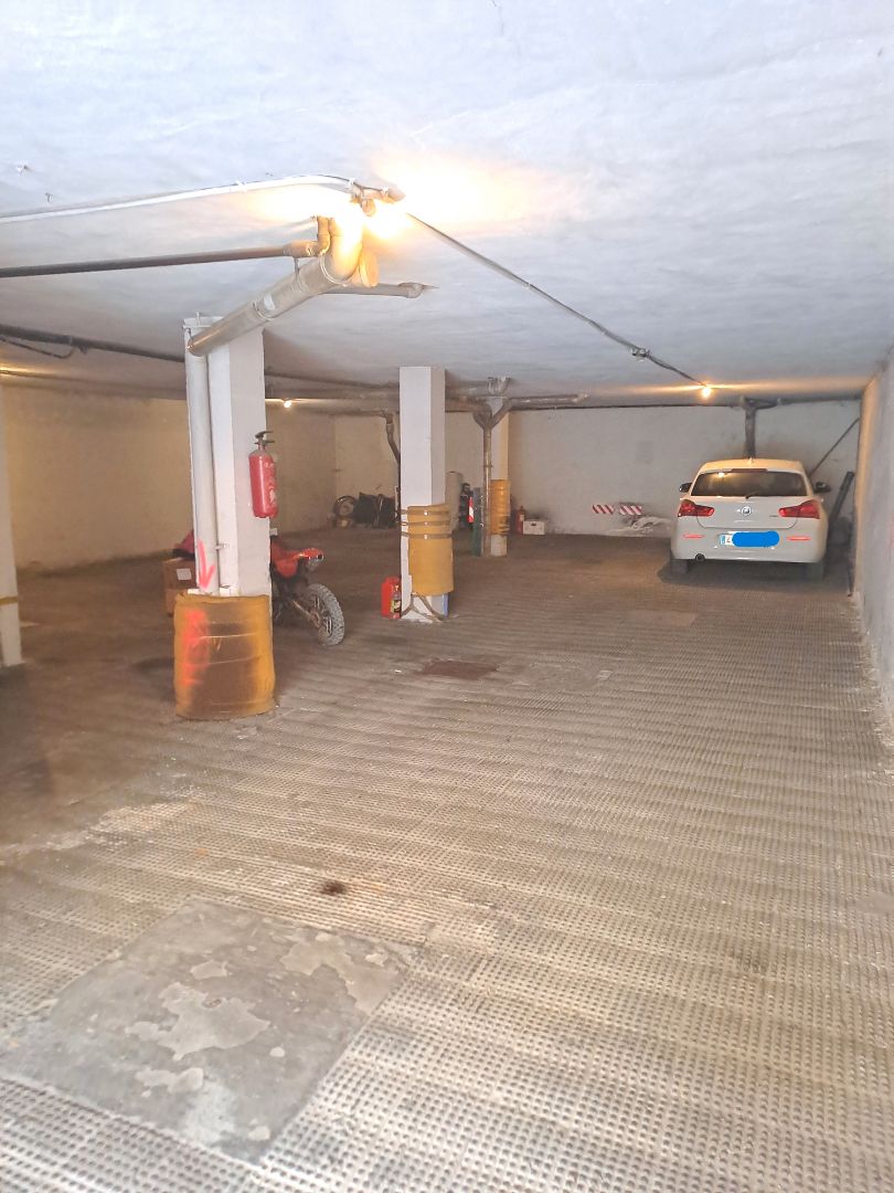 Aparcament de Local en venda en San Juan de Aznalfarache