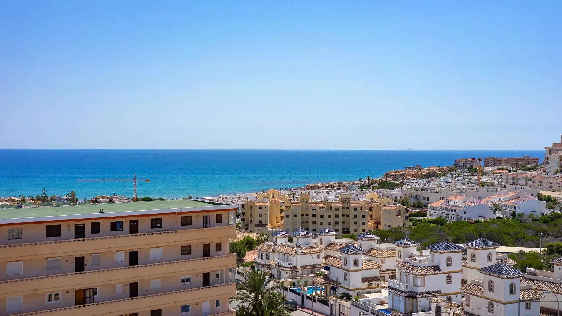 Vista exterior de Ático en venta en Torrevieja con Aire acondicionado, Terraza y Trastero