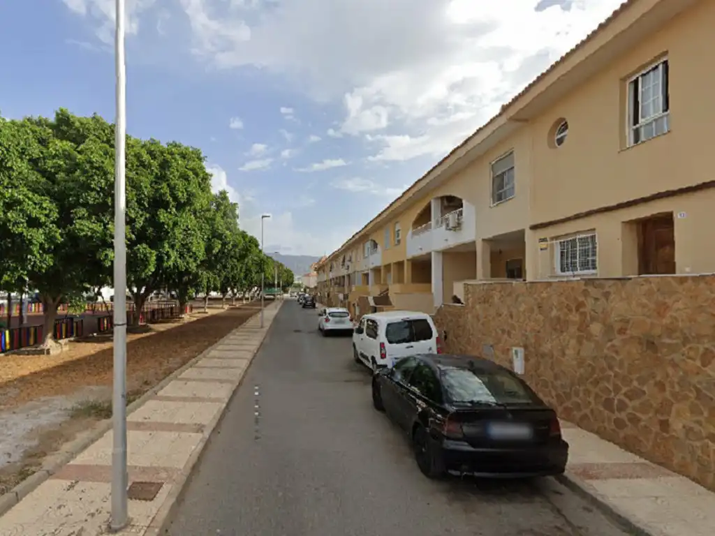 Vista exterior de Casa adosada en venta en Roquetas de Mar