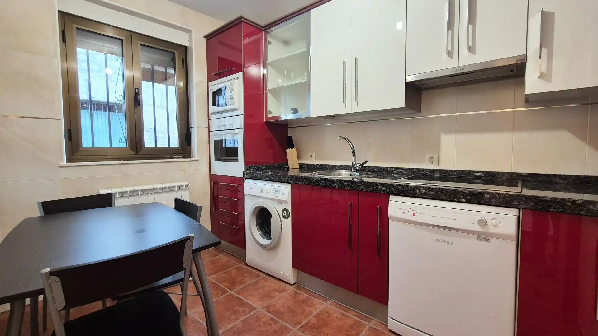 Kitchen of Houses for sale in San Esteban de la Sierra