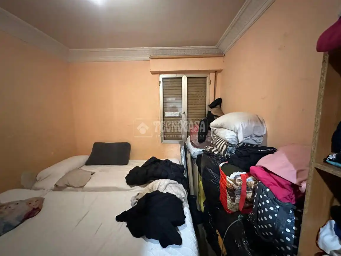 Bedroom of Flat for sale in Zaragoza