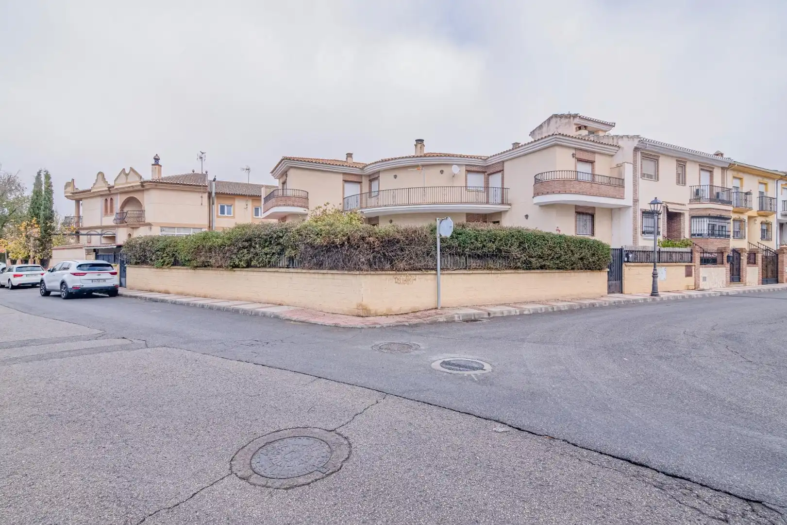 Vista exterior de Casa o chalet en venta en Atarfe con Aire acondicionado, Calefacción y Jardín privado