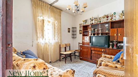 CASA A REFORMAR CON GRAN PARCELA EN VIATOR