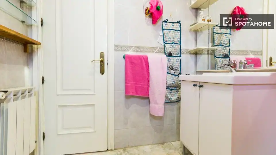 Room in Embajadores - Lavapiés