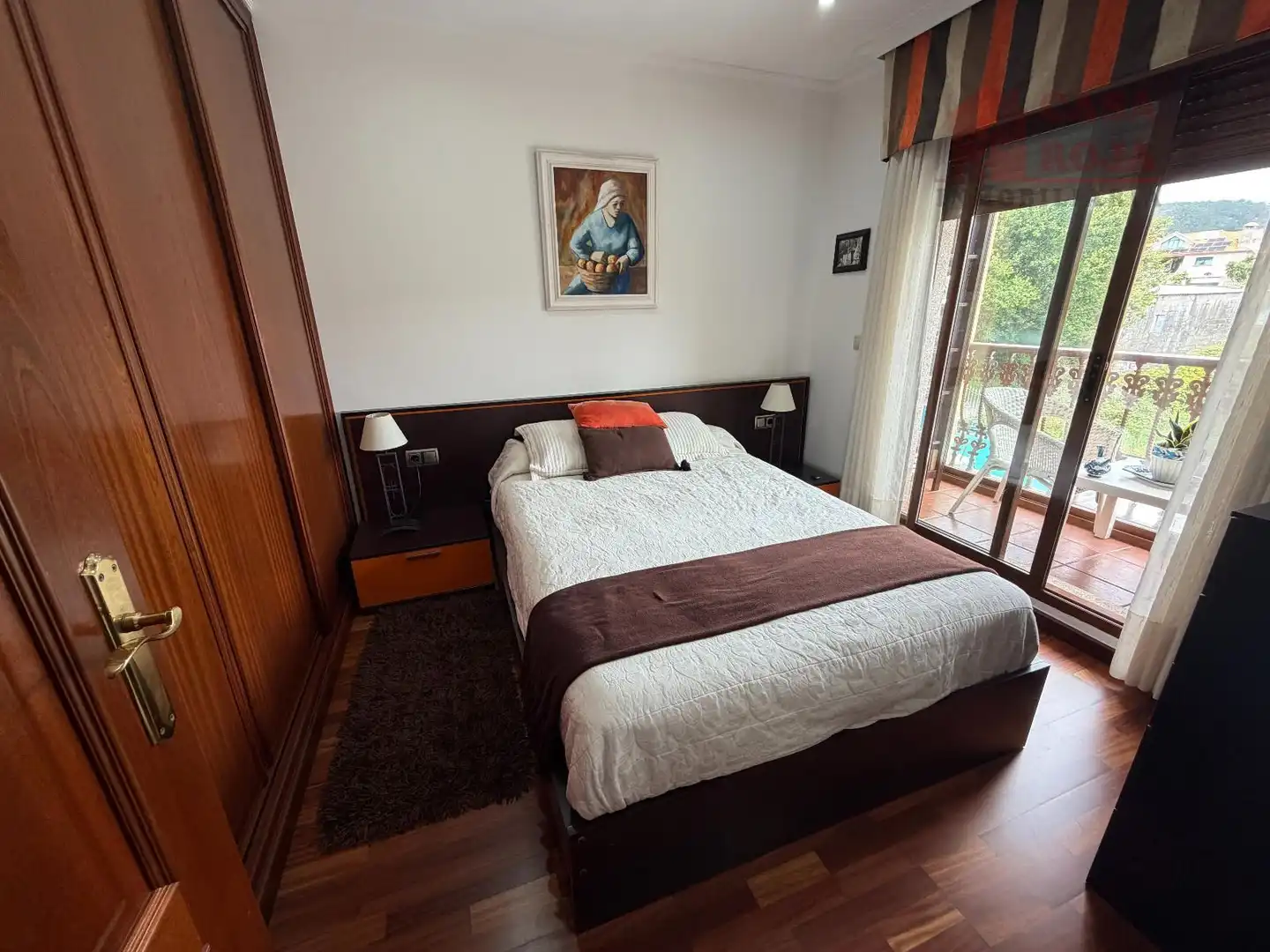 Dormitori de Casa adosada en venda en Cangas  amb Calefacció, Parquet i Traster