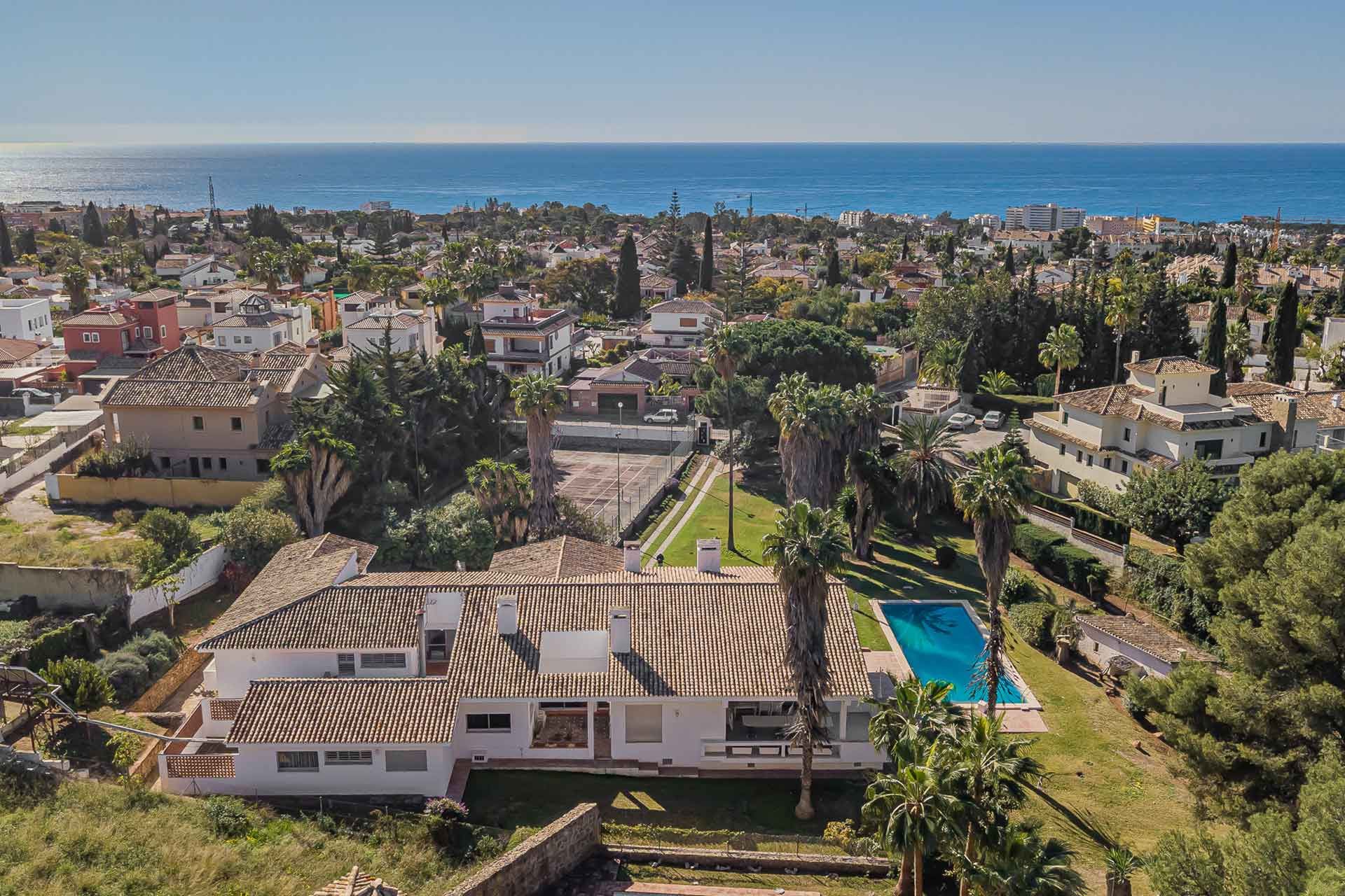 Exterior view of House or chalet for sale in Marbella  with Private garden, Terrace and Swimming Pool