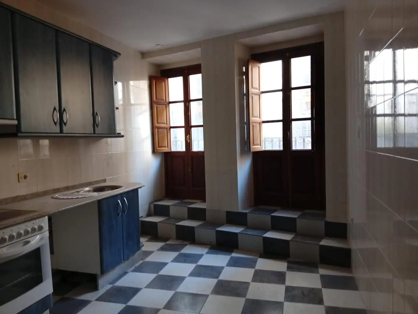 Cuina de Pis en venda en Viveiro amb Terrassa i Balcó