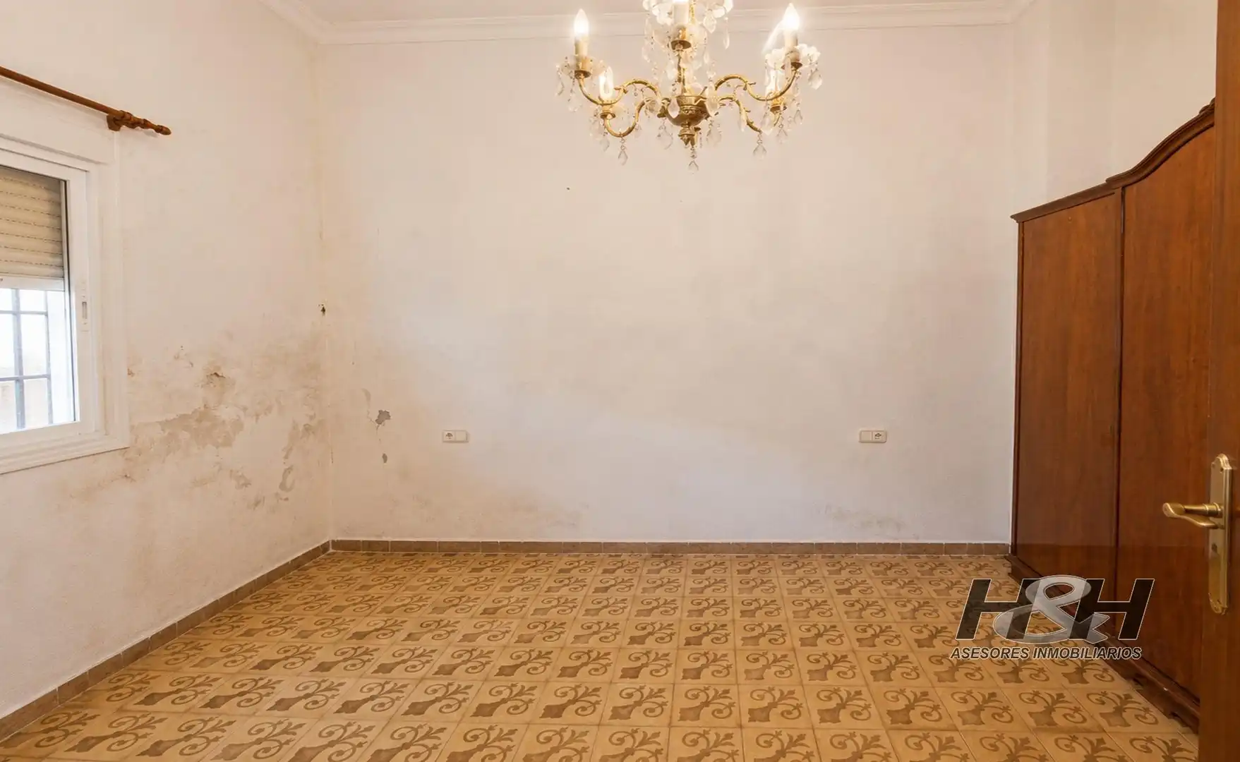Dining room of Houses for sale in Burjassot  with Terrace, Storage room and Balcony