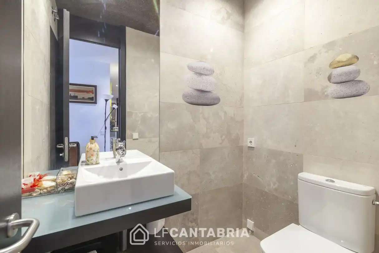 Bathroom of Flat for sale in Santander  with Heating, Private garden and Terrace