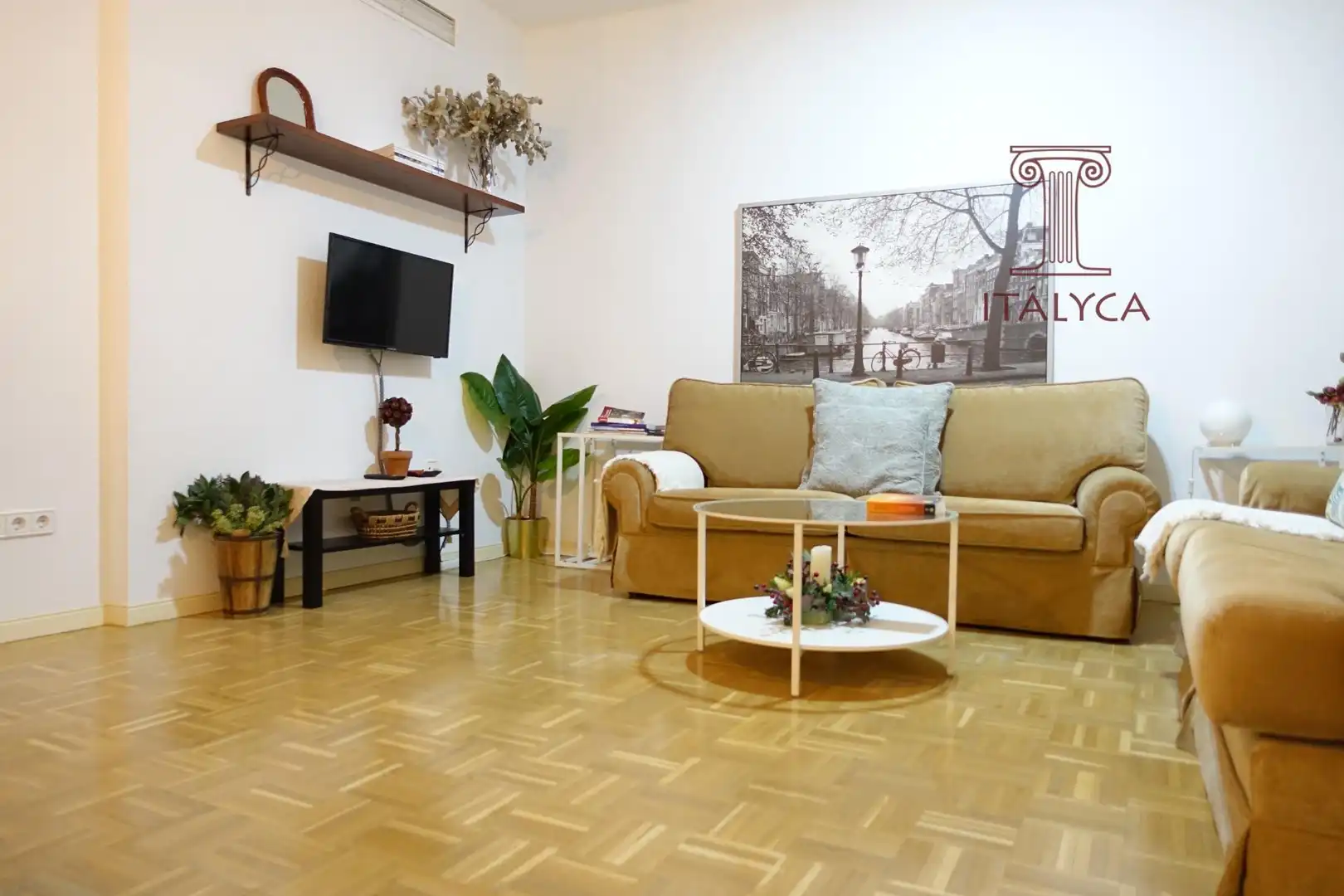 Flat with lift to rent in Calle MACASTA 62