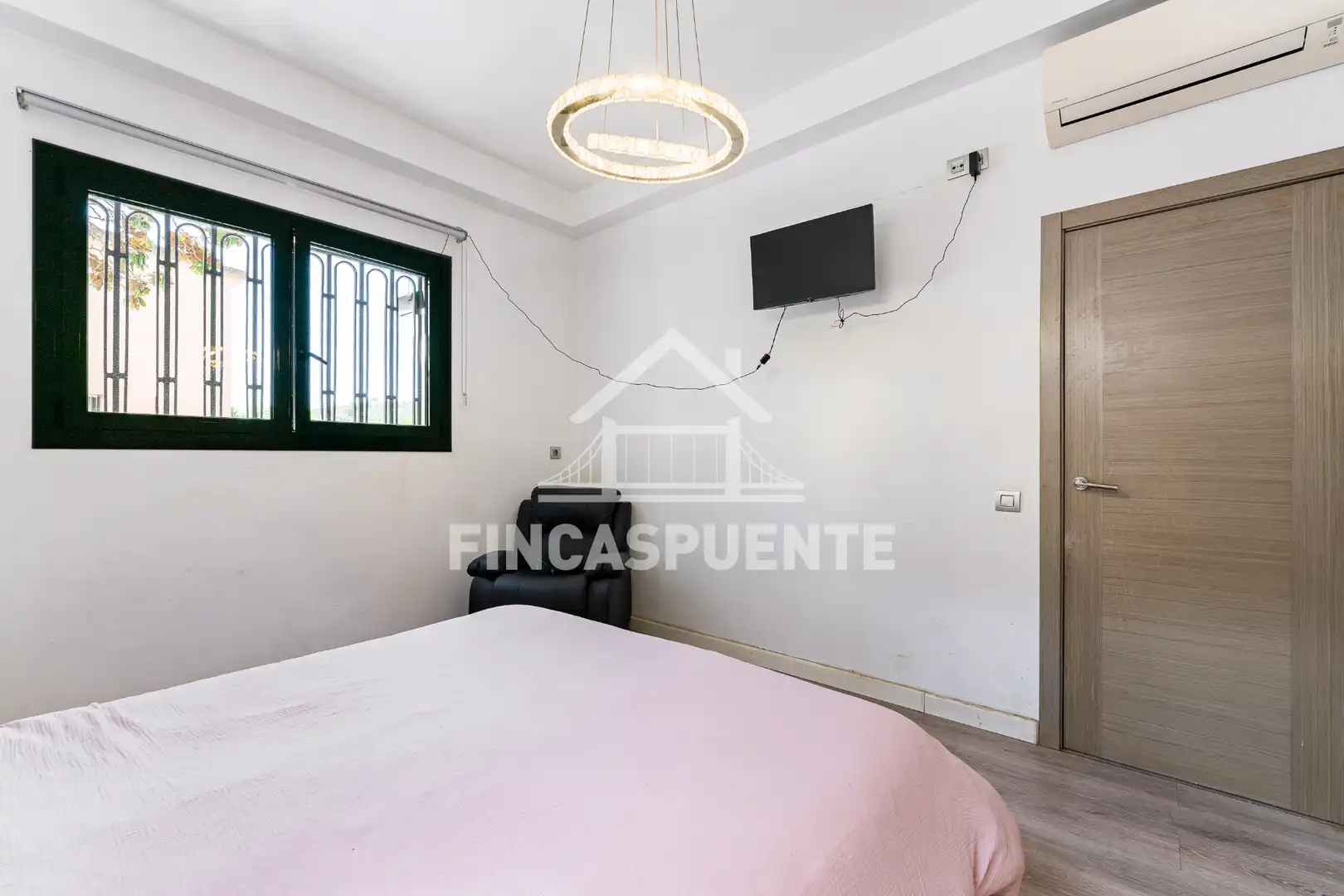 Habitación de Casa o chalet en venta en Tiana con Jardín privado, Terraza y Piscina
