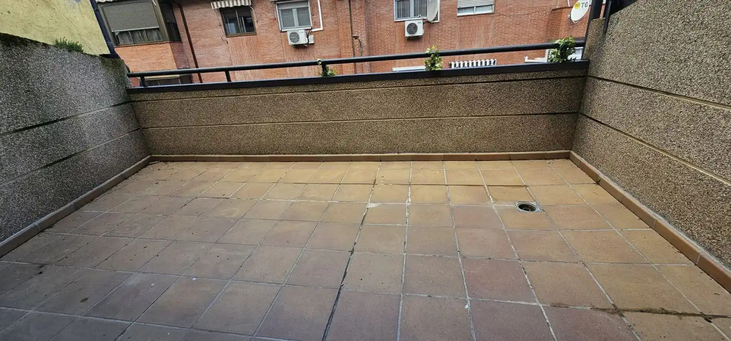 Terraza de Piso en venta en Velilla de San Antonio con Aire acondicionado, Terraza y Trastero