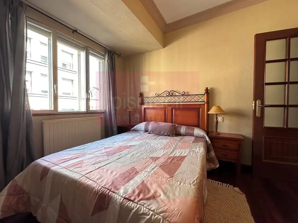 Dormitori de Apartament en venda en Lugo