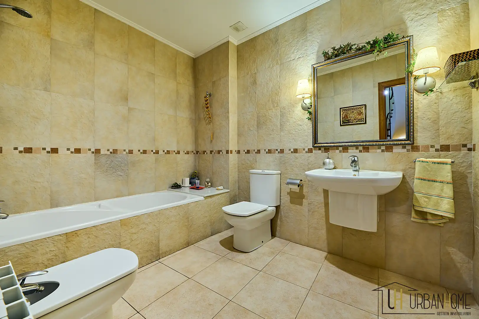 Baño de Casa adosada en venta en Rocafort con Aire acondicionado, Calefacción y Balcón