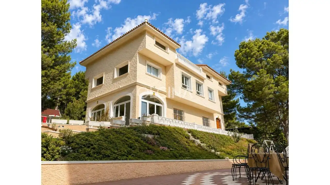 Villa avec piscine à vendre à Tibi