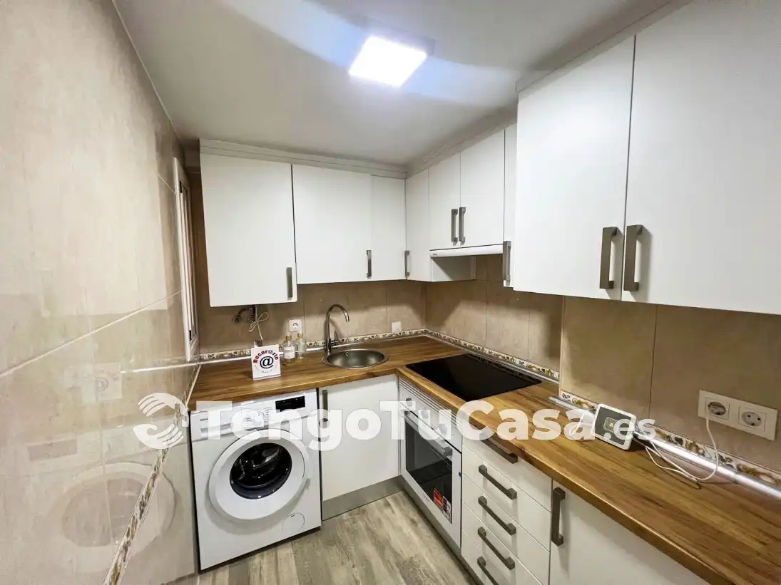 Kitchen of Flat for sale in Madrid  with Air Conditioner, Furnished and Oven